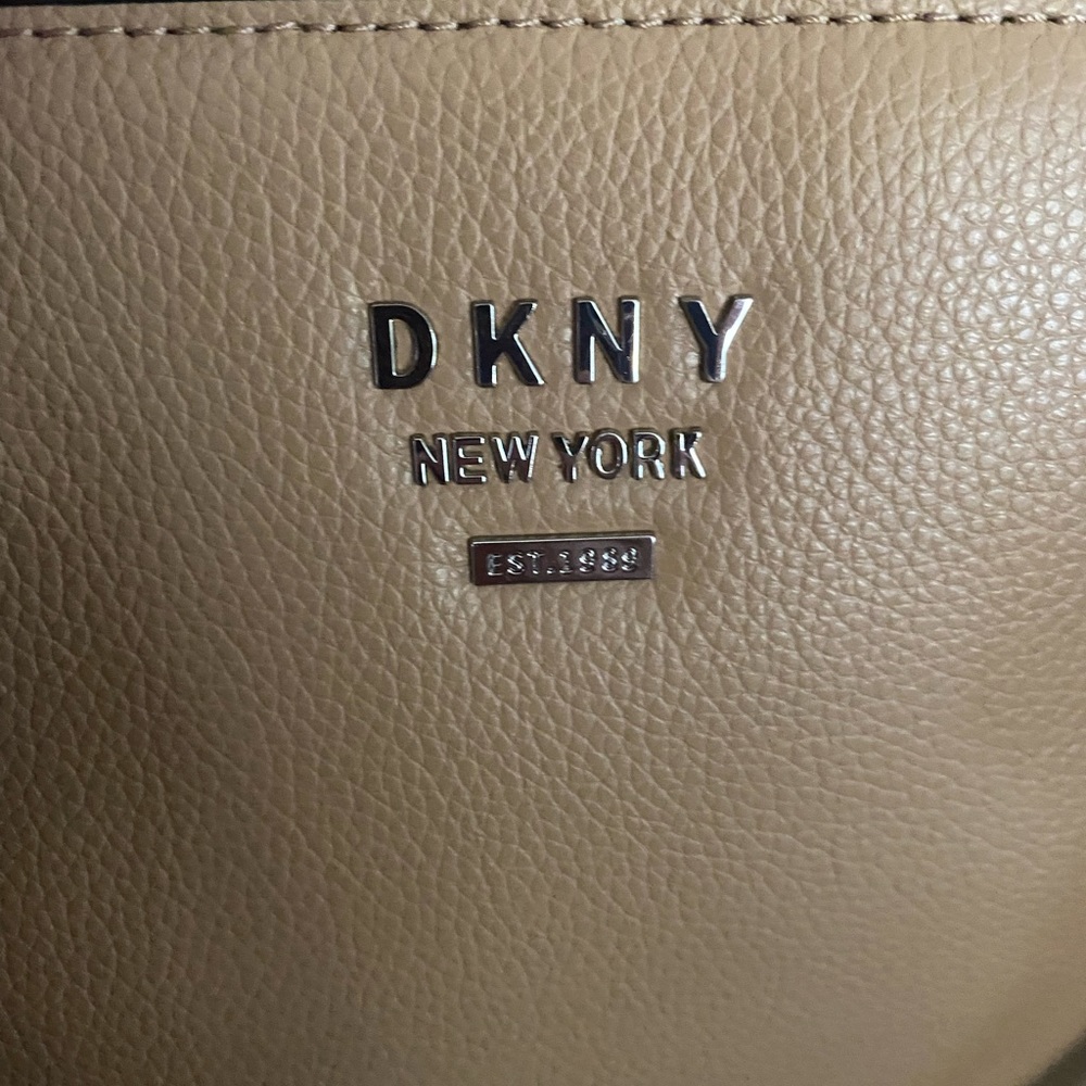 DKNY SATCHEL - Picture 3 of 15